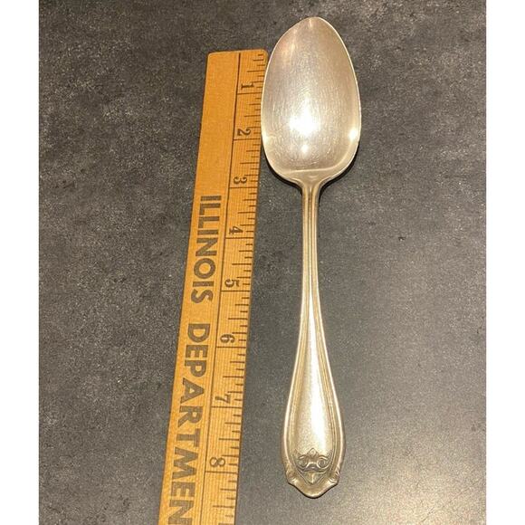 Antique 1914 WM Rogers Silverplate Serving Spoon Vintage Floral Design Silver - Picture 5 of 5